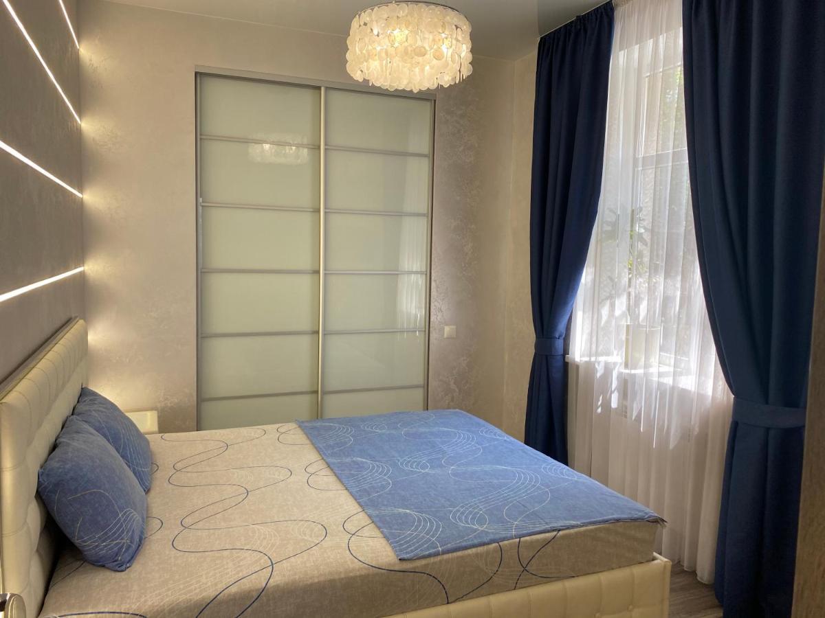New Luxury Apartment In The Center On Konstitution Square คาร์คิฟ ภายนอก รูปภาพ