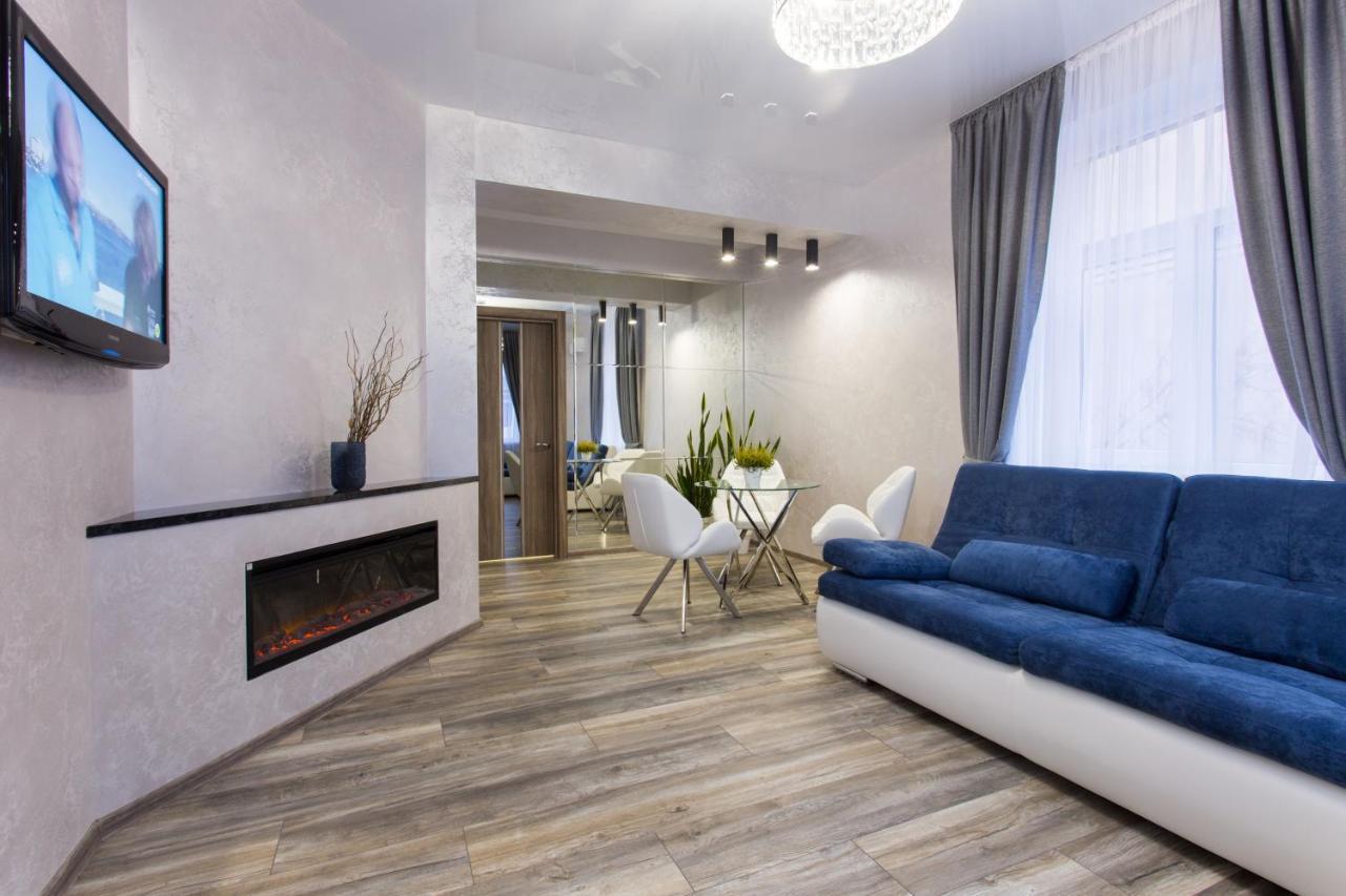 New Luxury Apartment In The Center On Konstitution Square คาร์คิฟ ภายนอก รูปภาพ