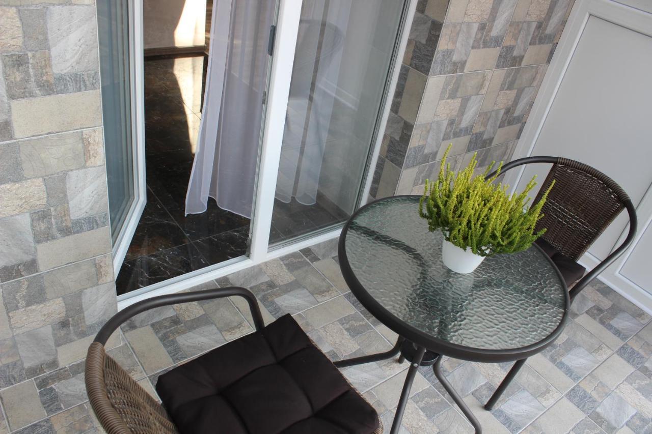 New Luxury Apartment In The Center On Konstitution Square คาร์คิฟ ภายนอก รูปภาพ