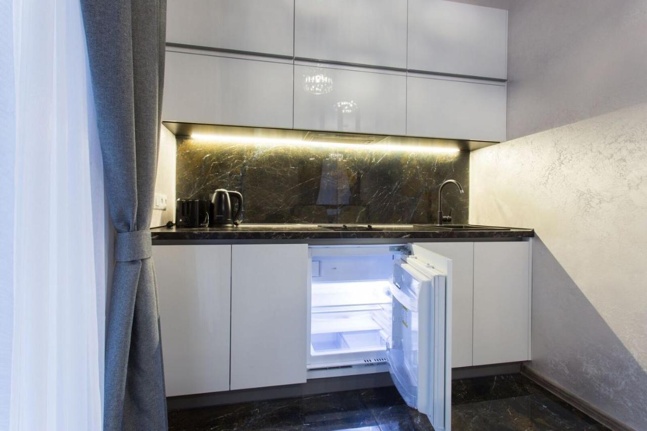 New Luxury Apartment In The Center On Konstitution Square คาร์คิฟ ภายนอก รูปภาพ