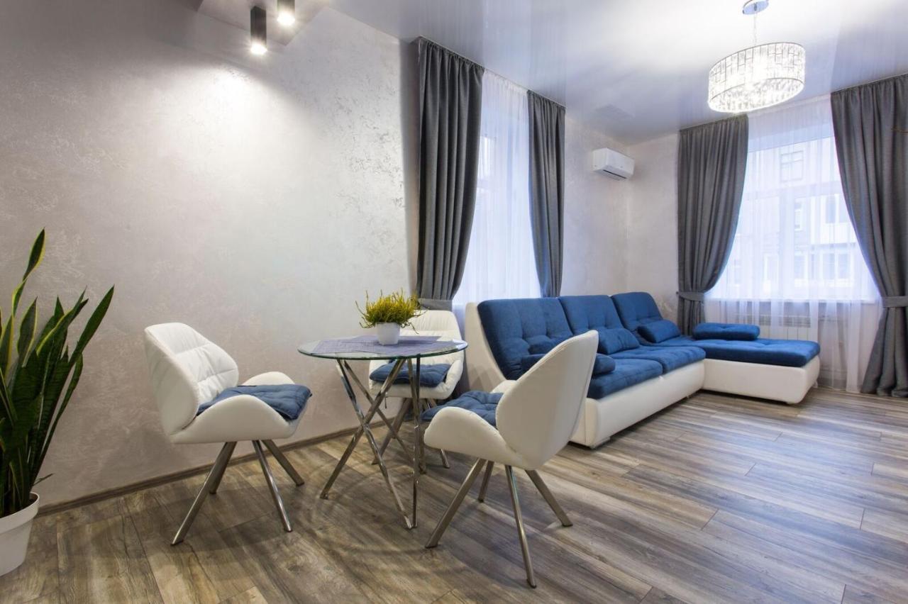 New Luxury Apartment In The Center On Konstitution Square คาร์คิฟ ภายนอก รูปภาพ