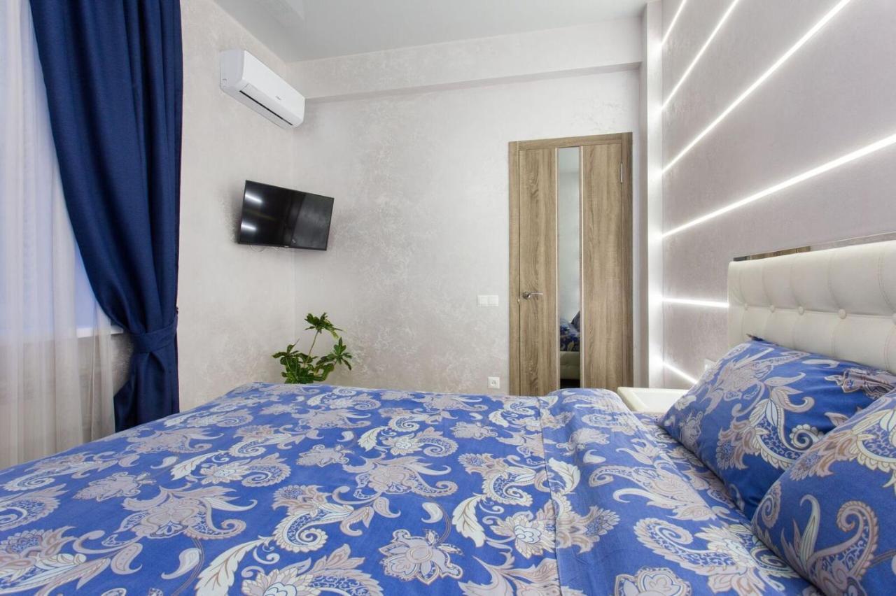 New Luxury Apartment In The Center On Konstitution Square คาร์คิฟ ภายนอก รูปภาพ